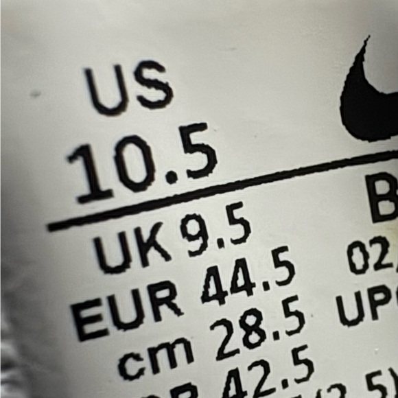 Nike Men’s Kyrie 6 Shot Clock Athletic Sneakers - Picture 6 of 6